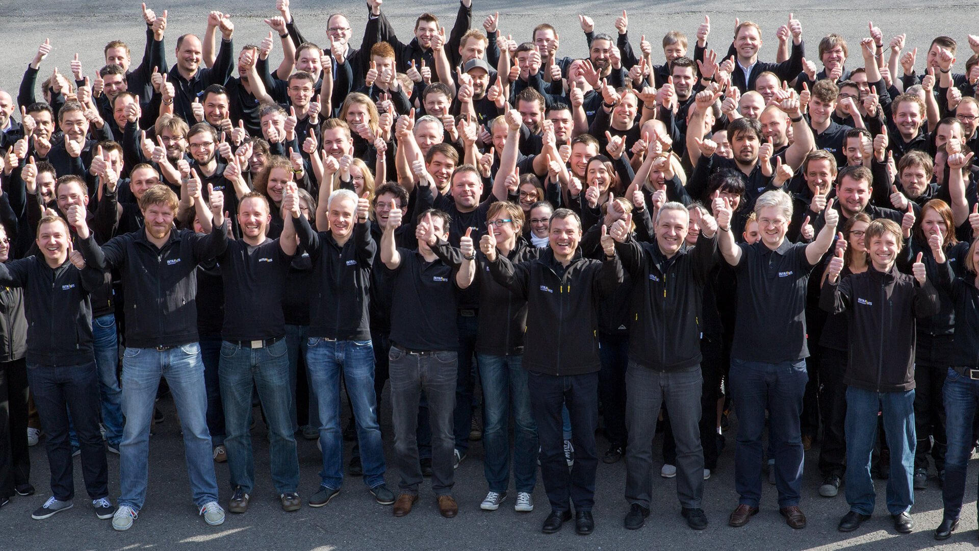 intrvis-employees-thumbs-up-group-1920x1080px