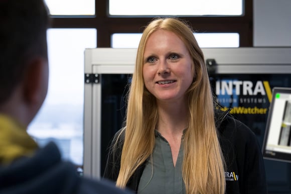 2023-11-intravis-interview-janina-labelwatcher